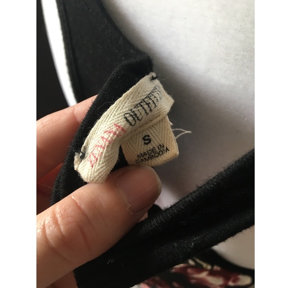 Zenana outfitters sheer floral racer back top Small - Picture 3 of 3